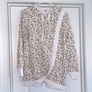 Old NavyvCheeta Print Crossover Nursing Tunic sweatshirt